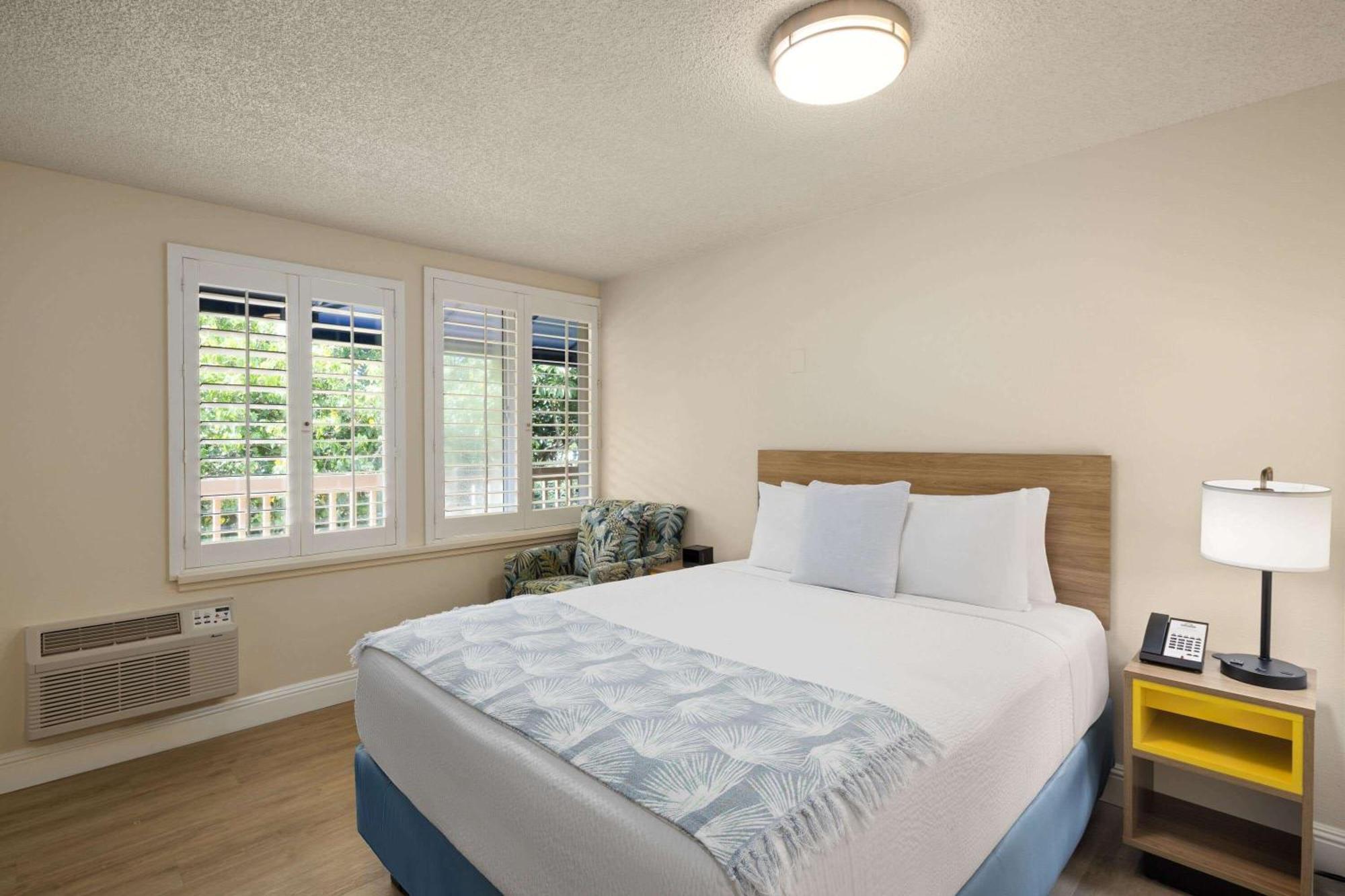 Days Inn By Wyndham Maui Oceanfront Wailea  Exterior foto