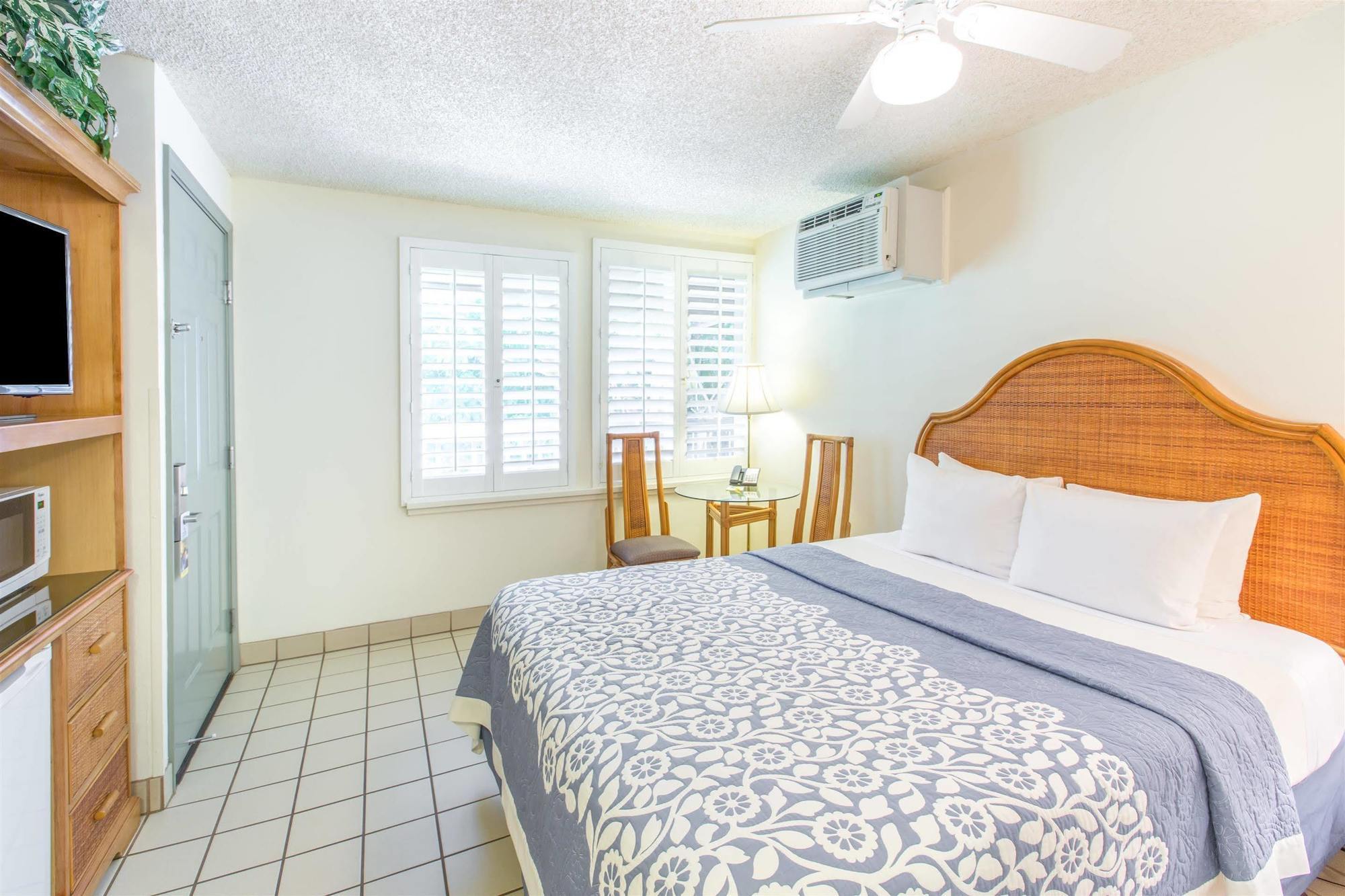 Days Inn By Wyndham Maui Oceanfront Wailea  Exterior foto
